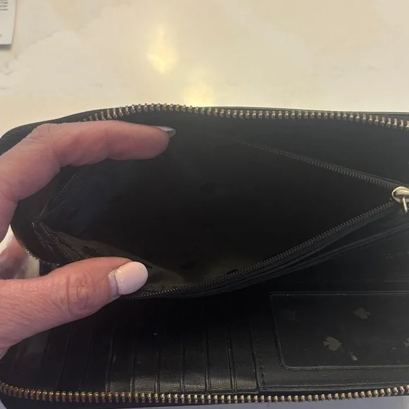 Kate Spade Black and Cream Zip Wallet - Picture 4 of 6